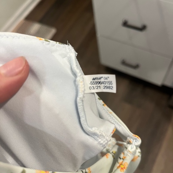 Aerie swim top size xs - Picture 3 of 4